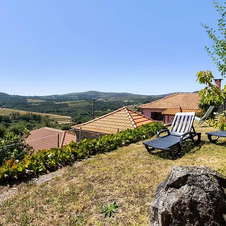 Casas Do Natureza De Coura