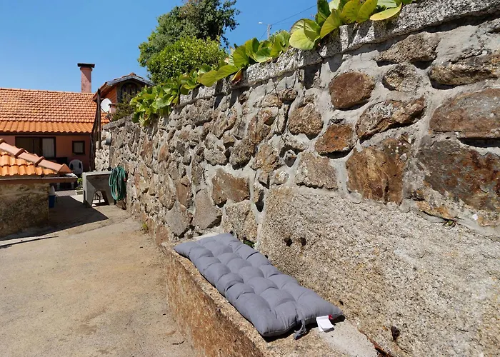 Casas Do Natureza De Coura